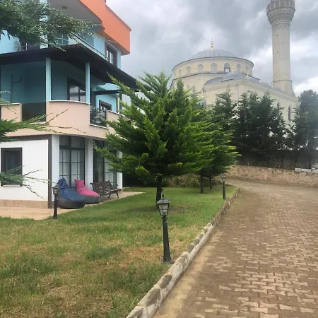 Seyran Seaside - 1-middle Floor Apartament *